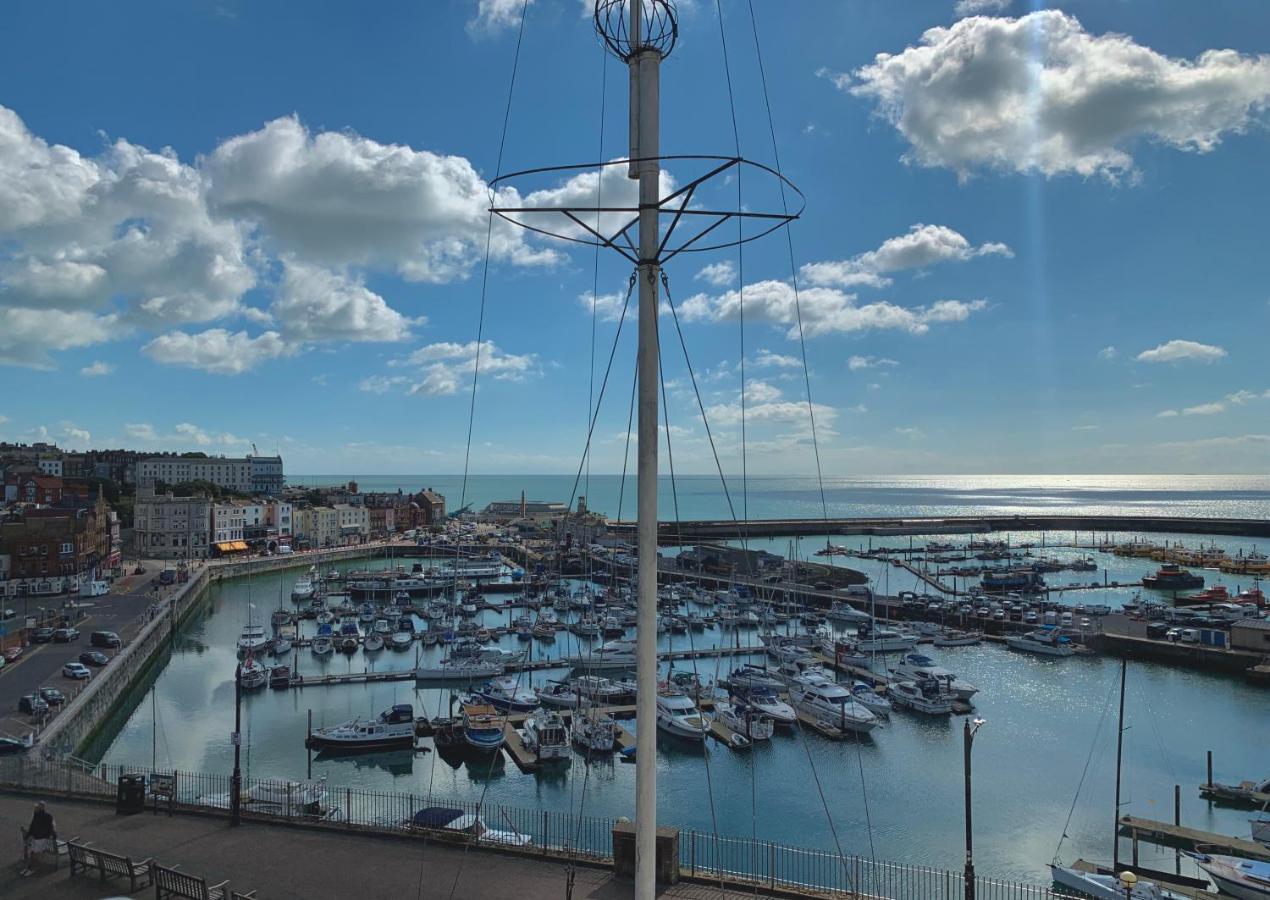 Albert'S Watch Ramsgate Kültér fotó